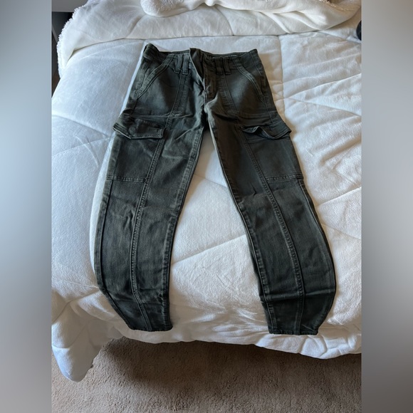 Army green American eagle jeans. - Picture 2 of 5